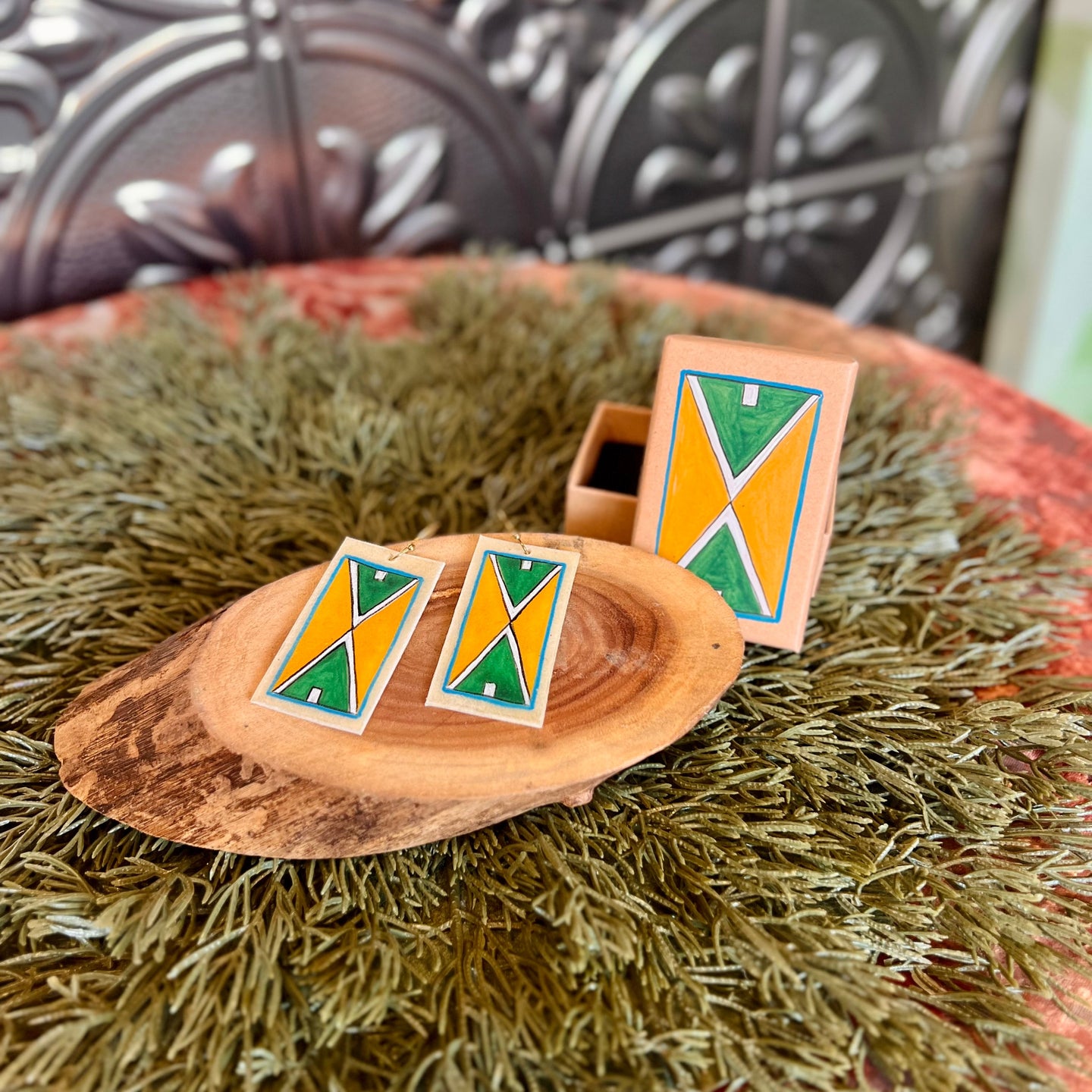 Painted Earrings with Box - Green/Yellow