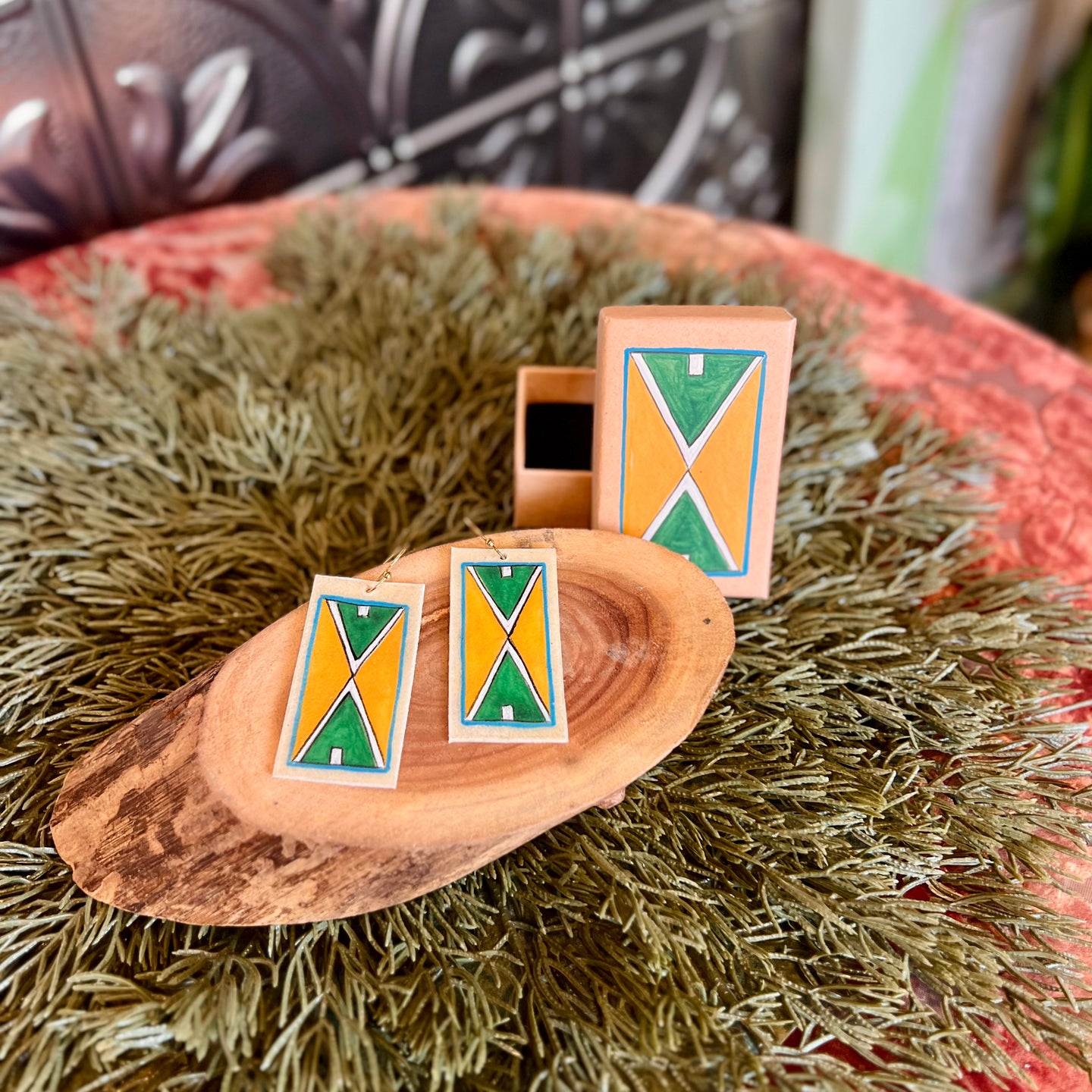 Painted Earrings with Box - Green/Yellow