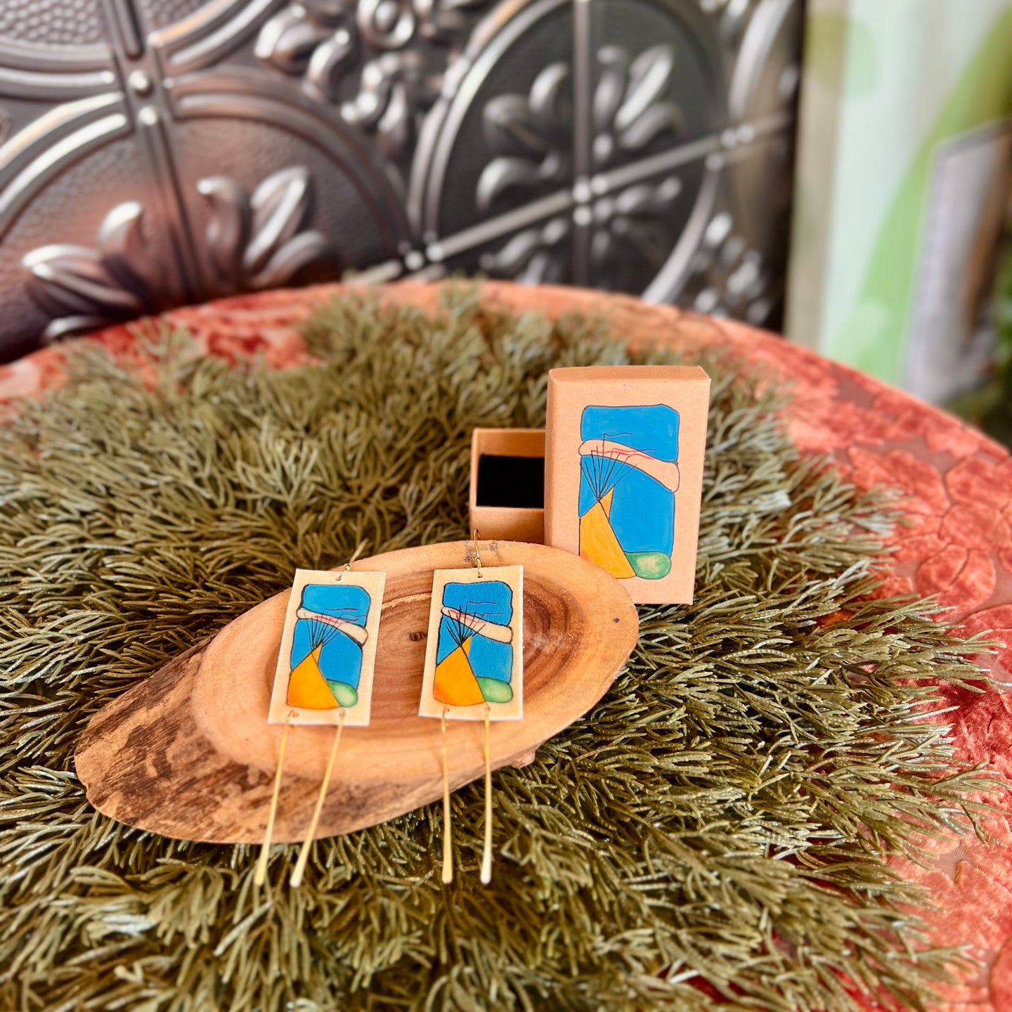 Painted Earrings with Box - Tipi