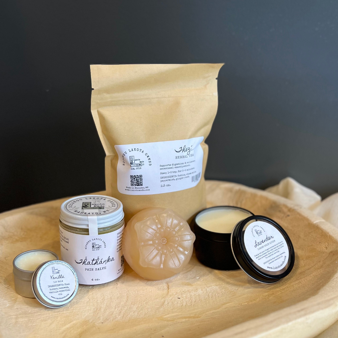 Wičhákȟuŋšitku (Grandmothers) Bundle