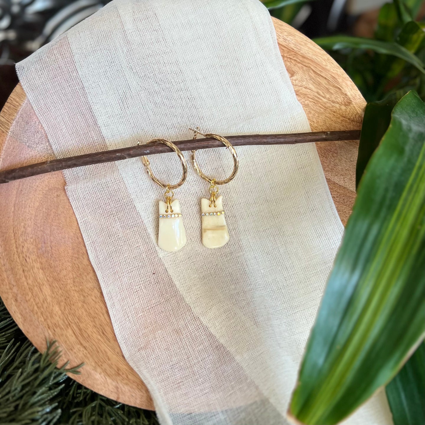 Studded Elk Tooth Gold Round Earrings (Long)