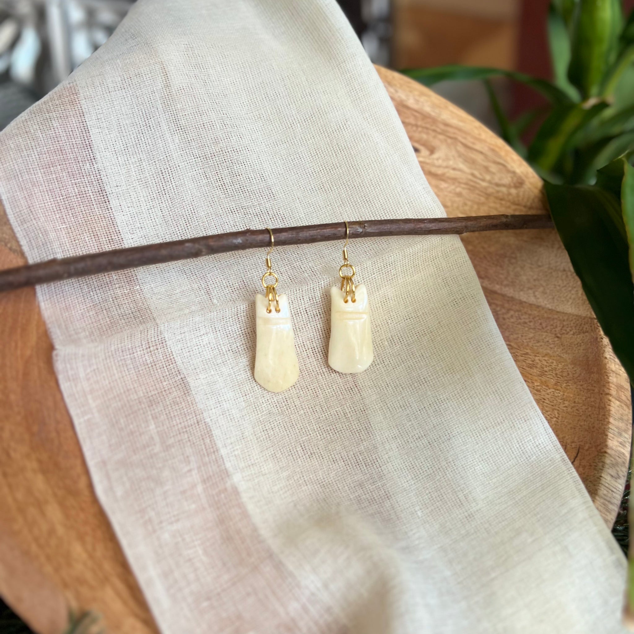 Gold Elk Tooth Dangly Earrings (Medium)