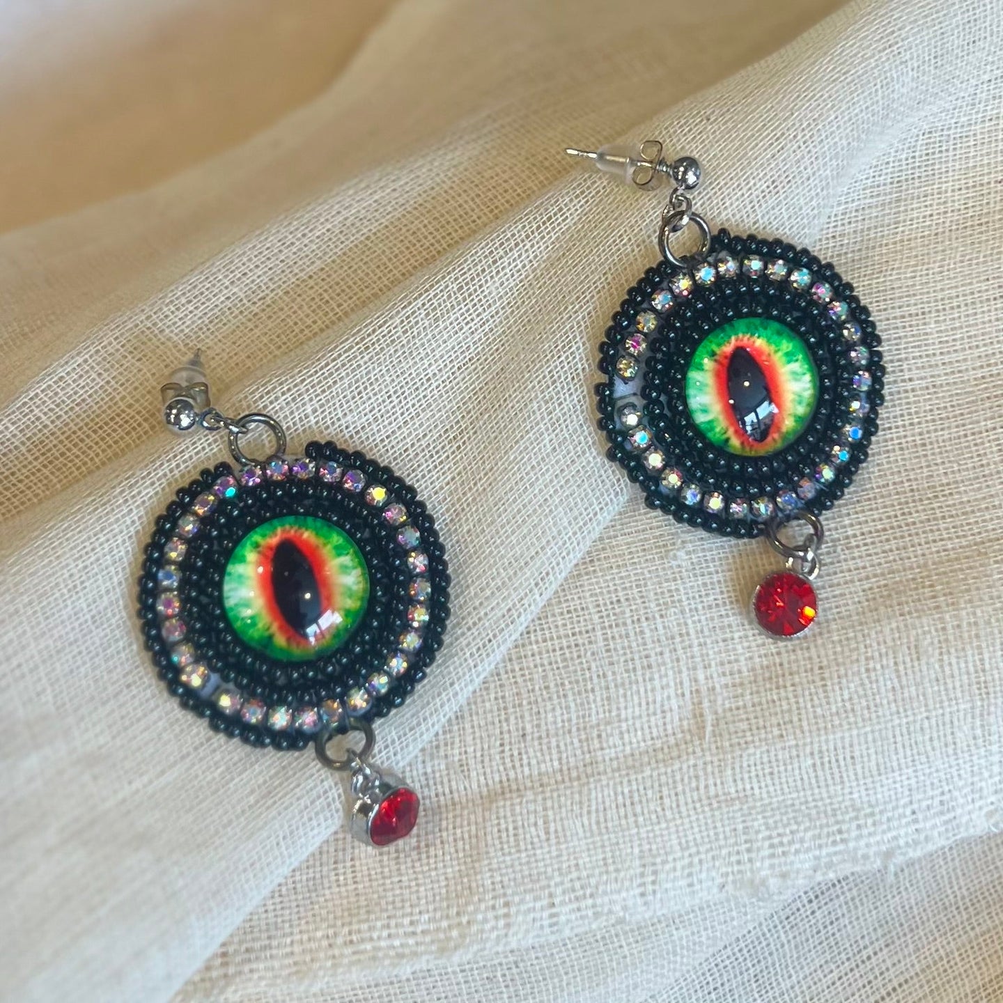 Green Eye Round Beaded Earrings