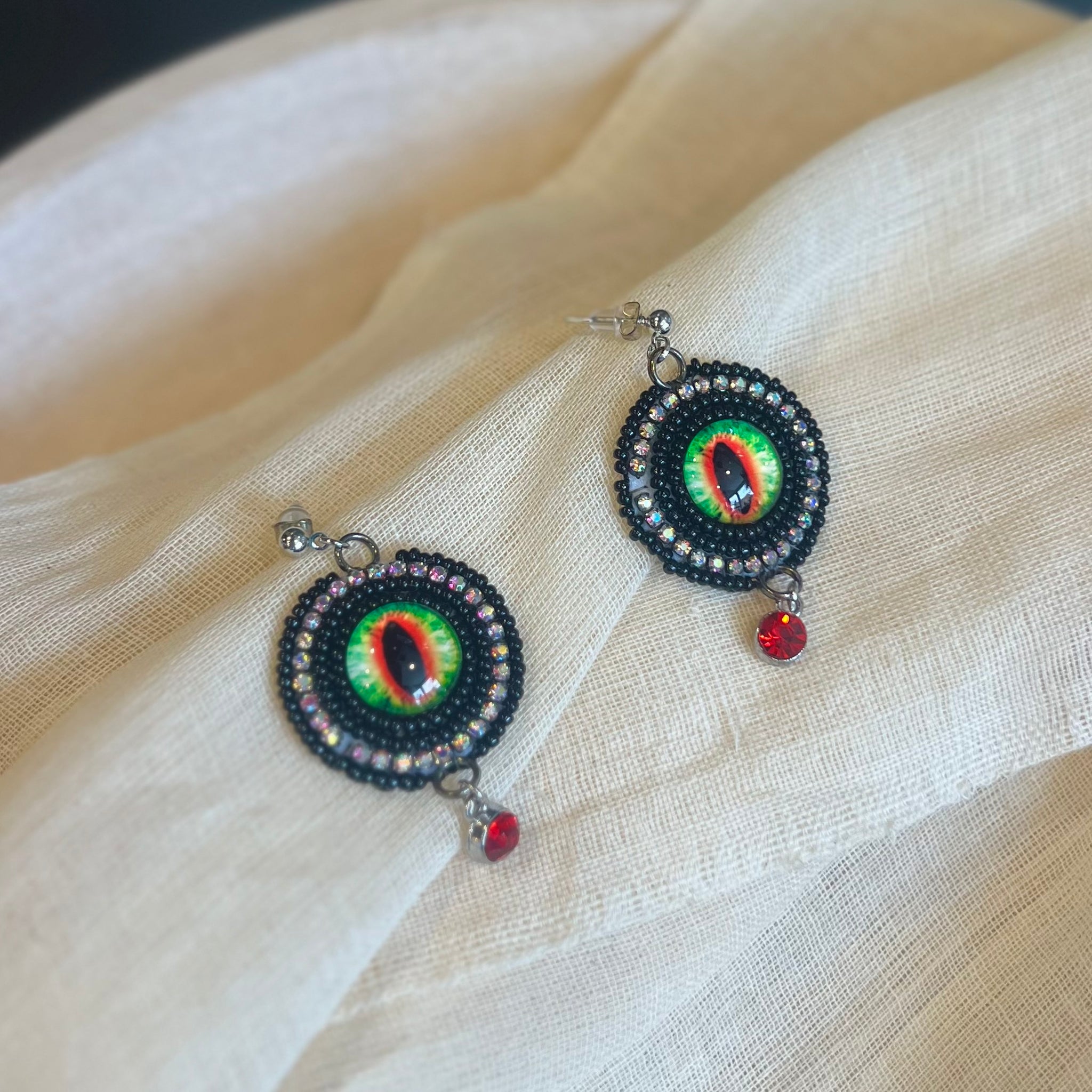 Green Eye Round Beaded Earrings